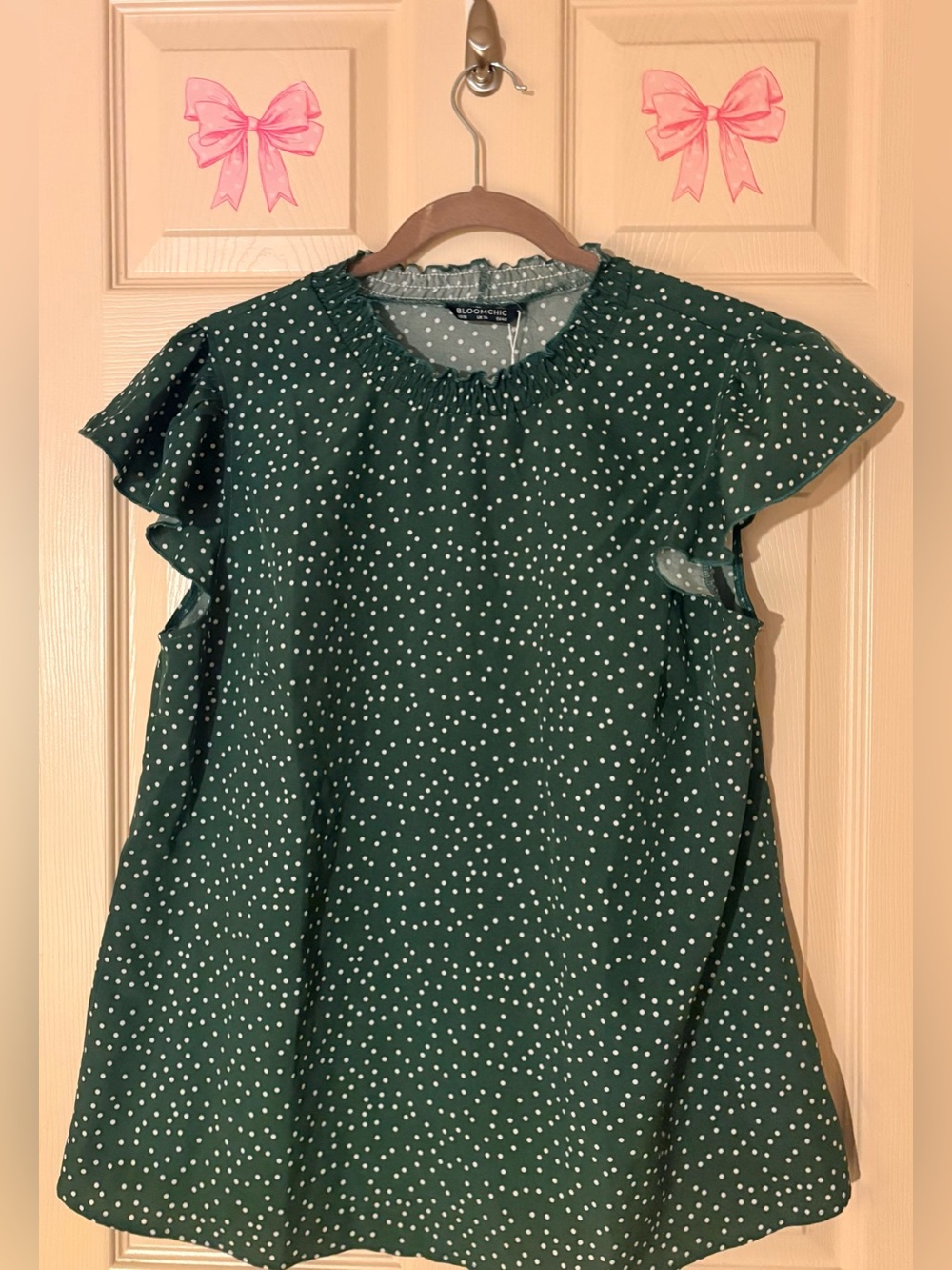 Bloomchic Women’s Green Short Sleeve Ruffle Neck Blouse Size 10 Polka Dot NWT